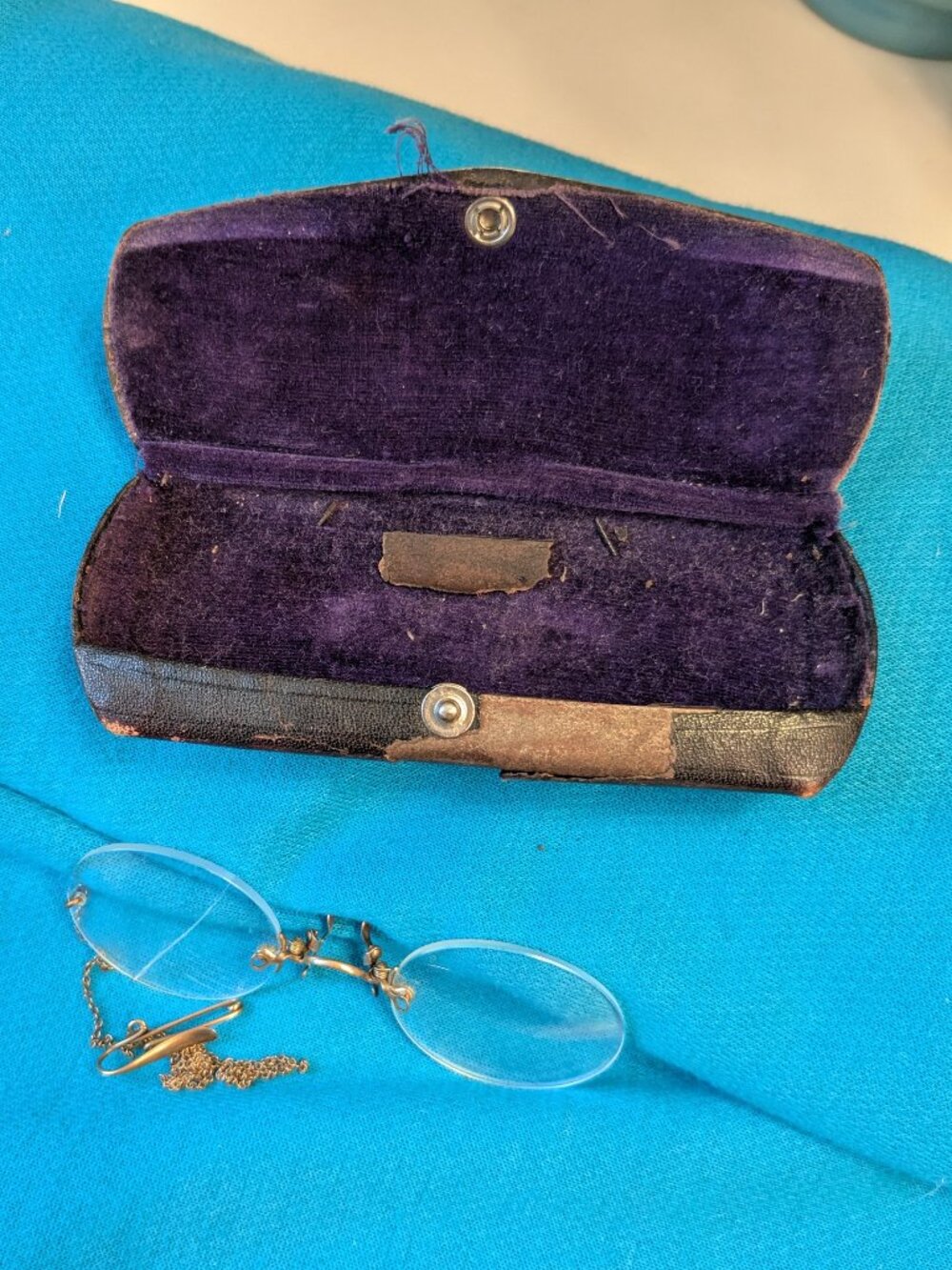 1900s Victorian Gold Filled Pince-Nez Rimless Glasses Chain Clip and Case - Picture 3 of 12